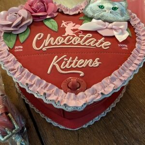 Vendula London Heart Chocolate Kittens Heart-Shaped Crossbody Bag - Red and Pink